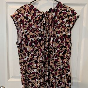 Liz Claiborne Sleeveless Floral Blouse in Burgundy, Black & Cream
